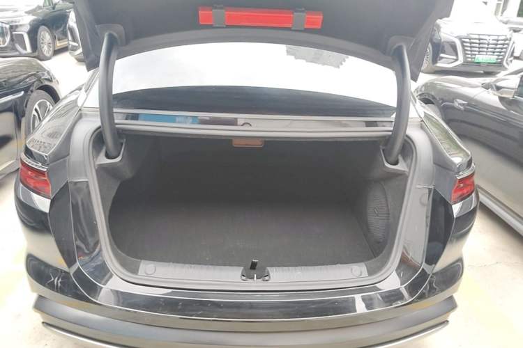 Used BYD Han L 2025 EV 701KM LiDAR Deluxe Edition Trunk