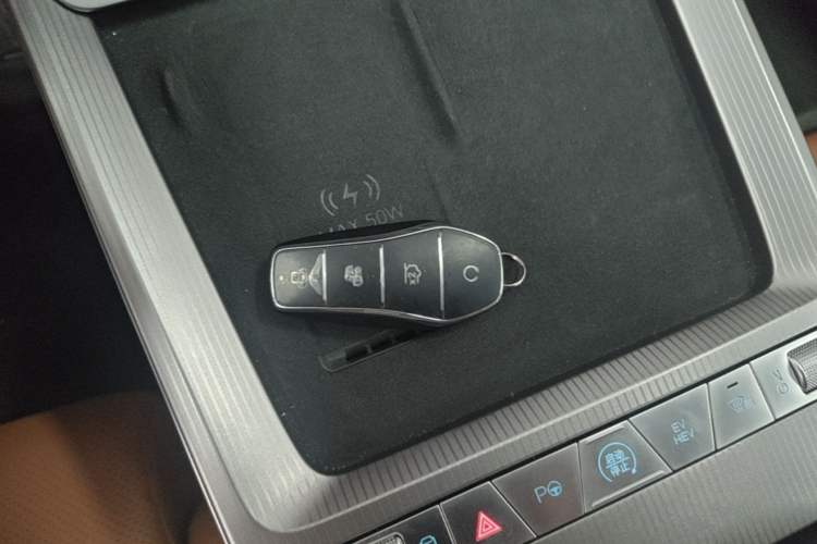 Used BYD Han L 2025 DM-i 200km LiDAR Flagship Model Vehicle Key