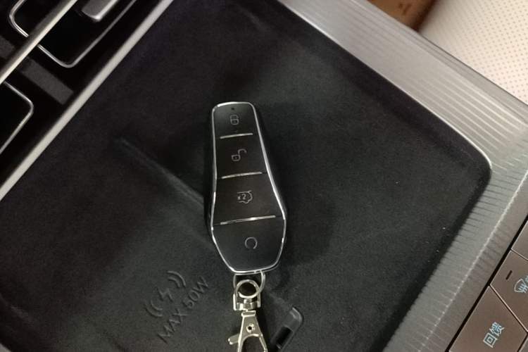 Used BYD Han L 2025 EV 701KM LiDAR Deluxe Edition Vehicle Key