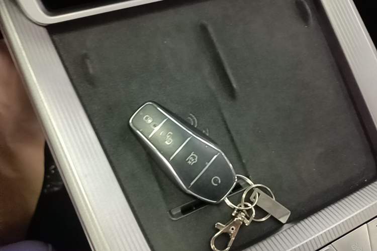 Used BYD Han L 2025 DM-i 200KM LiDAR Luxury Model Vehicle Key