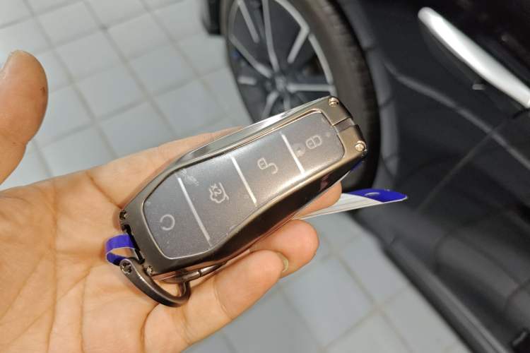 Used BYD Han L 2025 EV 701KM LiDAR Deluxe Edition Vehicle Key