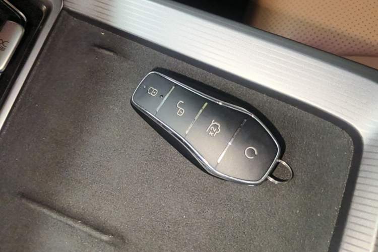Used BYD Han L 2025 EV Four-Wheel Drive LiDAR Flagship Model Vehicle Key