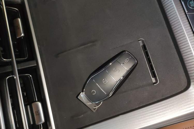 Used BYD Han L 2025 DM-p Four-Wheel-Drive LiDAR Flagship Model Vehicle Key