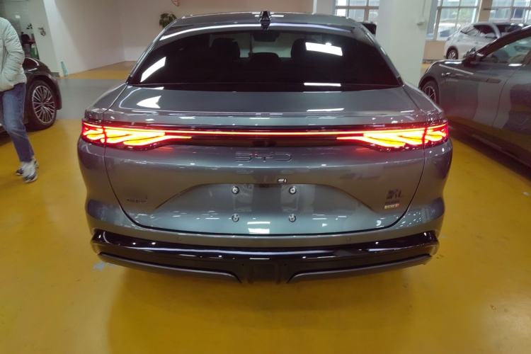 Used BYD Han L 2025 DM-p Four-Wheel-Drive LiDAR Flagship Model Exterior 4