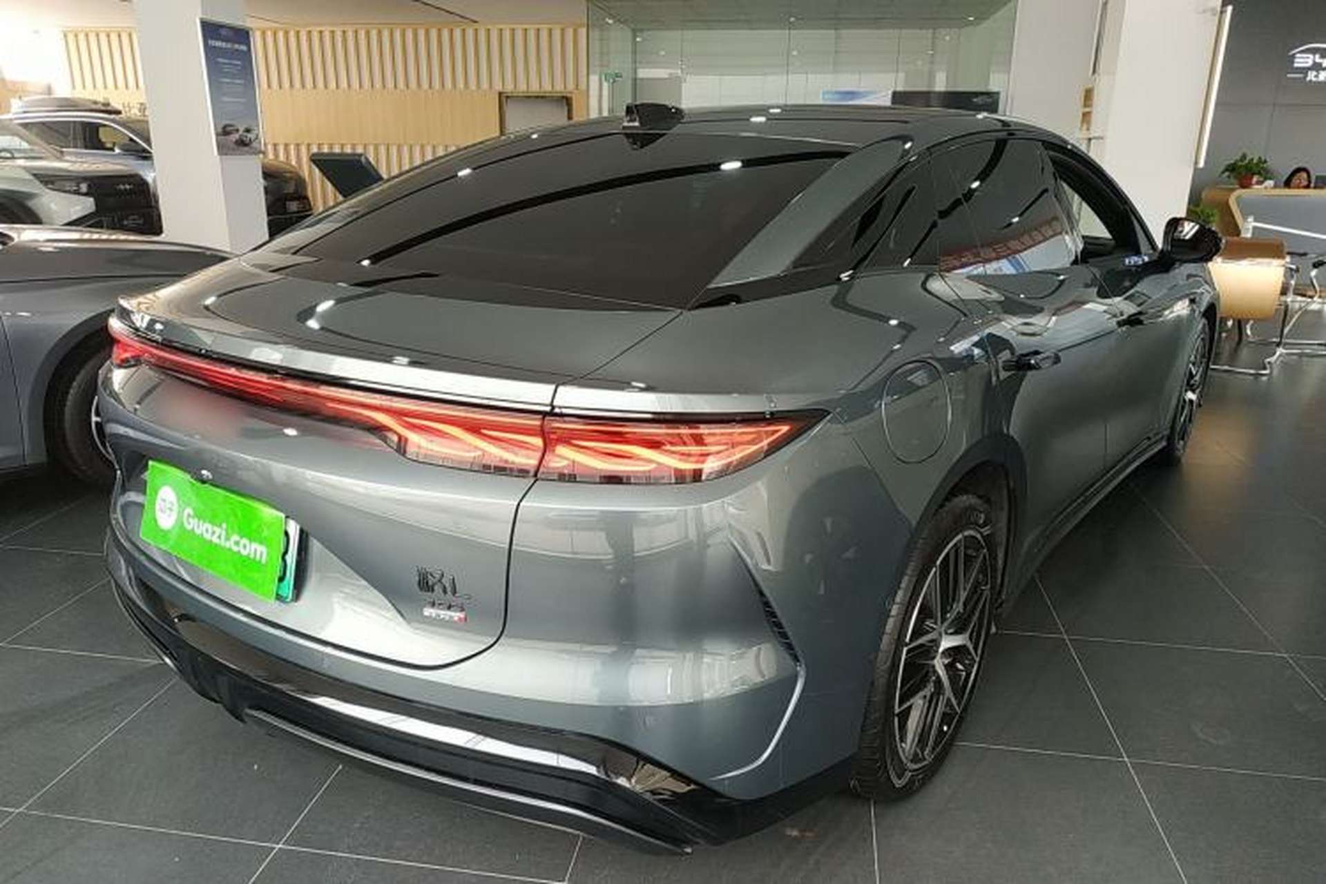 Used BYD Han L 2025 DM-p Four-Wheel-Drive LiDAR Flagship Model Exterior 5