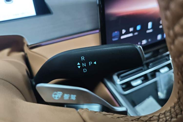 Used BYD Han L 2025 EV Four-Wheel Drive LiDAR Flagship Model Gear Lever