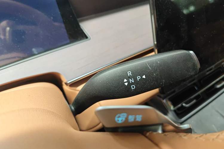 Used BYD Han L 2025 EV Four-Wheel Drive LiDAR Flagship Model Gear Lever