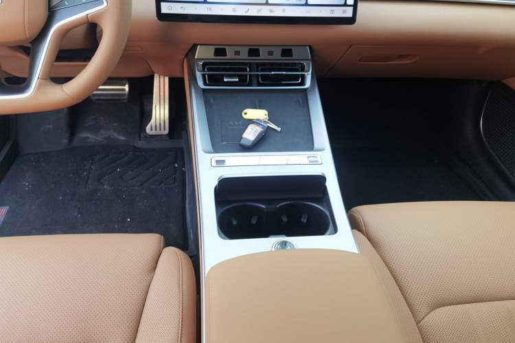 Used BYD Han L 2025 DM-i 200km LiDAR Flagship Model Gear Lever