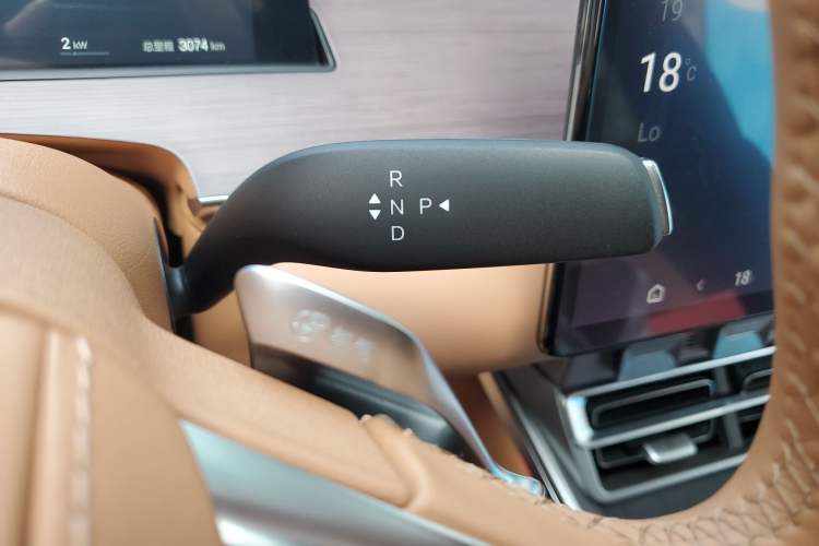 Used BYD Han L 2025 DM-p Four-Wheel-Drive LiDAR Flagship Model Gear Lever