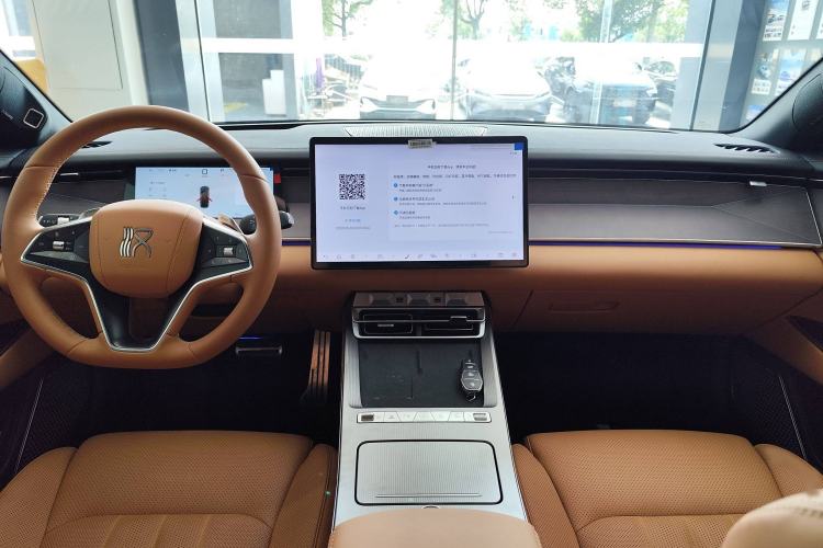 Used BYD Han L 2025 DM-p Four-Wheel-Drive LiDAR Flagship Model Interior 1