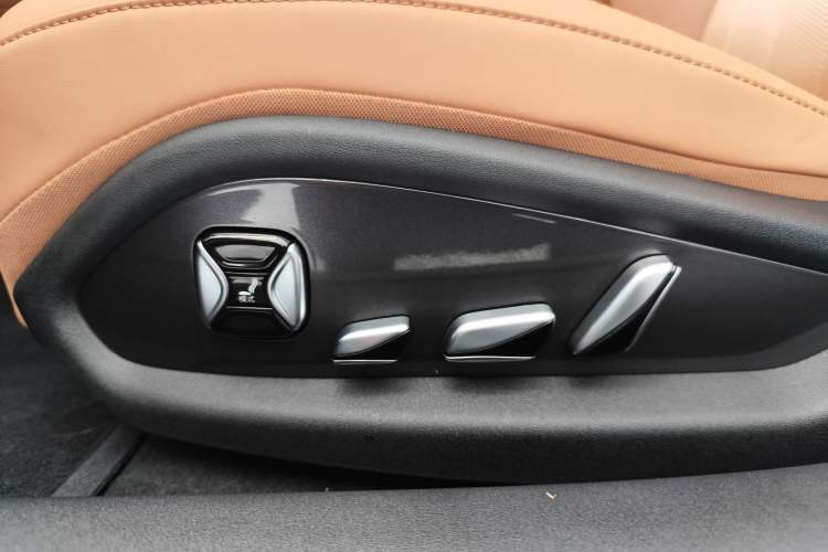 Used BYD Han L 2025 DM-p Four-Wheel-Drive LiDAR Flagship Model Interior 3
