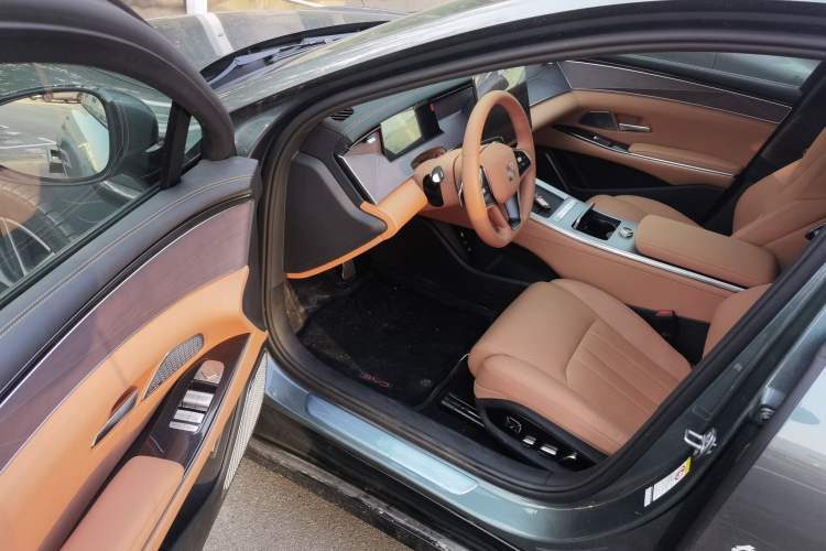 Used BYD Han L 2025 DM-i 200km LiDAR Flagship Model Interior 3