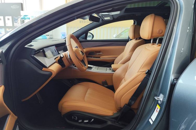 Used BYD Han L 2025 DM-p Four-Wheel-Drive LiDAR Flagship Model Interior 4