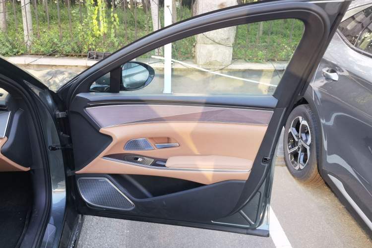 Used BYD Han L 2025 DM-i 200km LiDAR Flagship Model Interior 5
