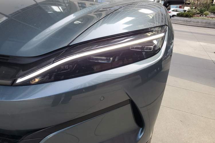 Used BYD Han L 2025 DM-p Four-Wheel-Drive LiDAR Flagship Model Left Front Headlight