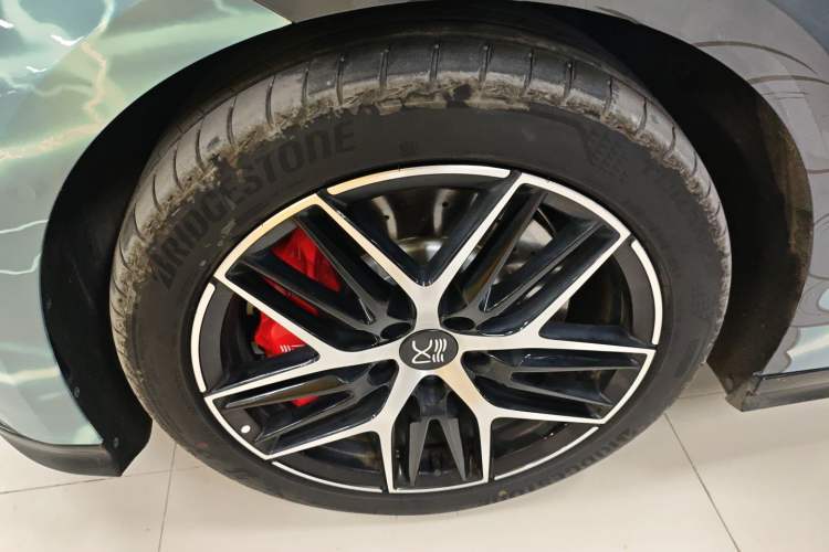 Used BYD Han L 2025 EV Four-Wheel Drive LiDAR Flagship Model Left Front Wheel Hub