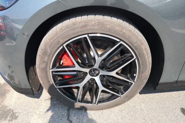 Used BYD Han L 2025 DM-p Four-Wheel-Drive LiDAR Flagship Model Left Front Wheel Hub