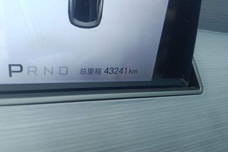 Used BYD Han L 2025 EV 701 km LiDAR Flagship Edition Odometer Close Up