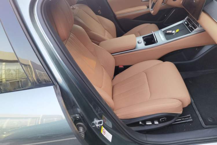 Used BYD Han L 2025 DM-i 200km LiDAR Flagship Model Right Front Seat