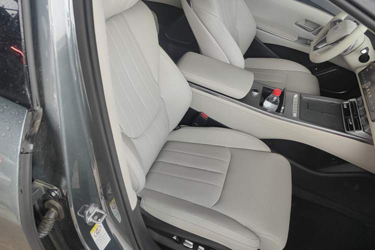 Used BYD Han L 2025 DM-i 200km LiDAR Flagship Model Right Front Seat