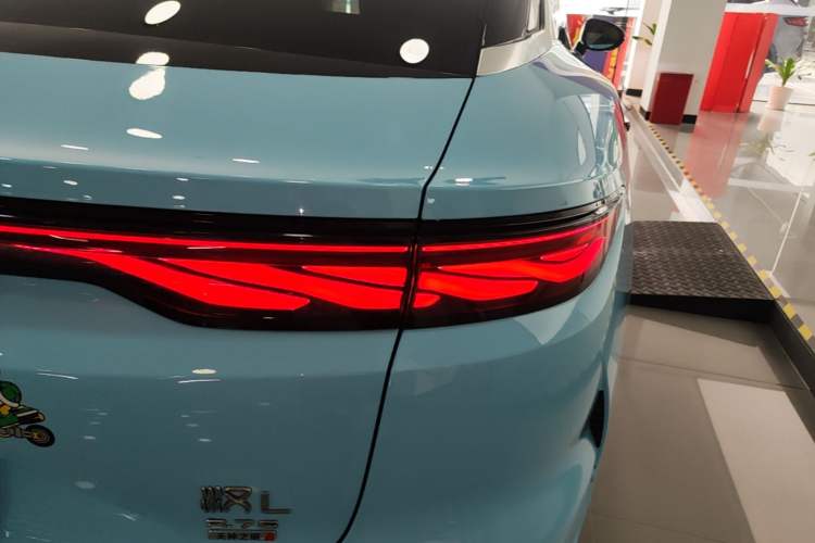 Used BYD Han L 2025 EV Four-Wheel Drive LiDAR Flagship Model Right Rear Taillight