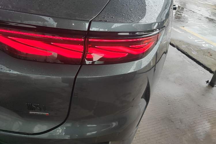 Used BYD Han L 2025 DM-i 200km LiDAR Flagship Model Right Rear Taillight