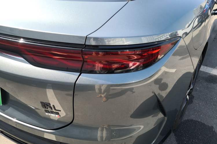 Used BYD Han L 2025 DM-p Four-Wheel-Drive LiDAR Flagship Model Right Rear Taillight