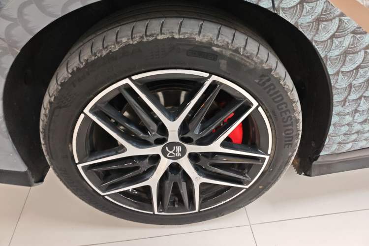 Used BYD Han L 2025 EV Four-Wheel Drive LiDAR Flagship Model Right Rear Wheel Hub