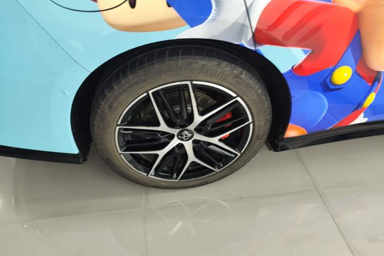 Used BYD Han L 2025 EV Four-Wheel Drive LiDAR Flagship Model Right Rear Wheel Hub