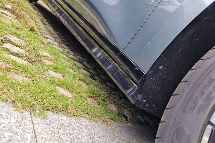 Used BYD Han L 2025 DM-p Four-Wheel-Drive LiDAR Flagship Model Right Side Sill