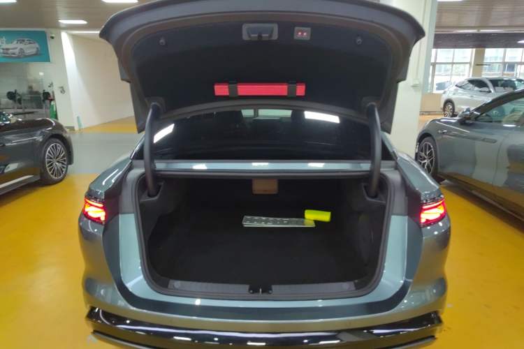 Used BYD Han L 2025 DM-p Four-Wheel-Drive LiDAR Flagship Model Trunk