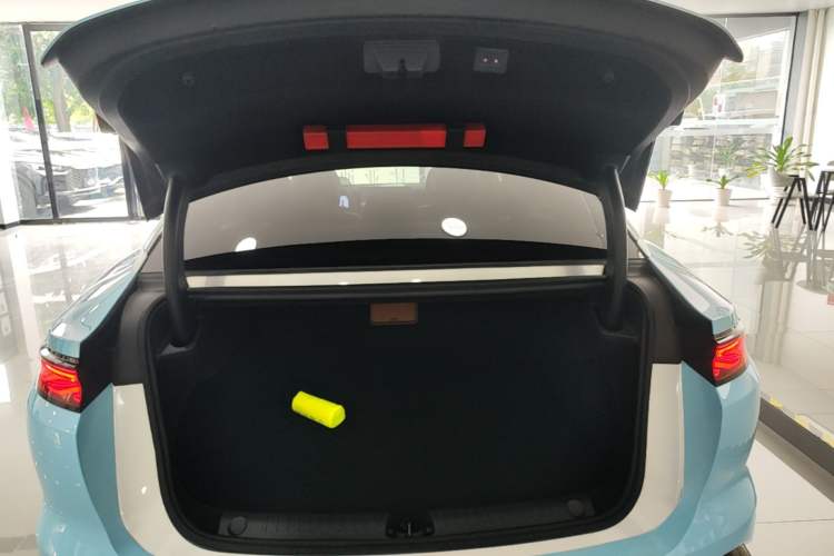 Used BYD Han L 2025 EV Four-Wheel Drive LiDAR Flagship Model Trunk