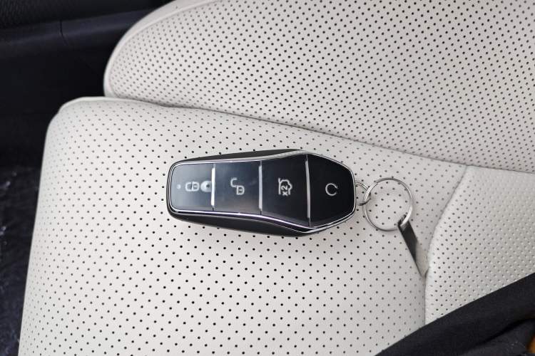 Used BYD Han L 2025 DM-p Four-Wheel-Drive LiDAR Flagship Model Vehicle Key