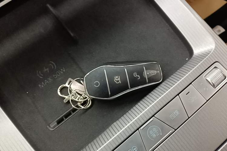 Used BYD Han L 2025 EV 701KM LiDAR Deluxe Edition Vehicle Key