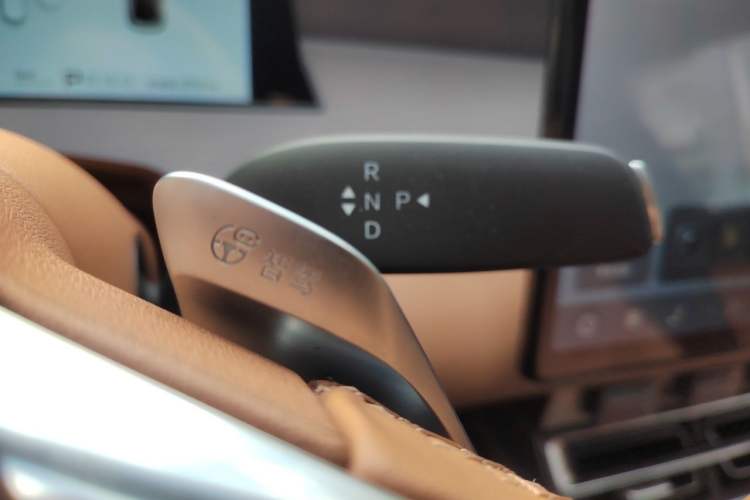 Used BYD Han L 2025 EV Four-Wheel Drive LiDAR Flagship Model Gear Lever