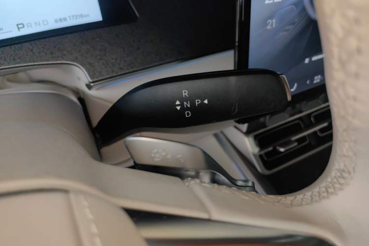 Used BYD Han L 2025 EV 701KM LiDAR Deluxe Edition Gear Lever
