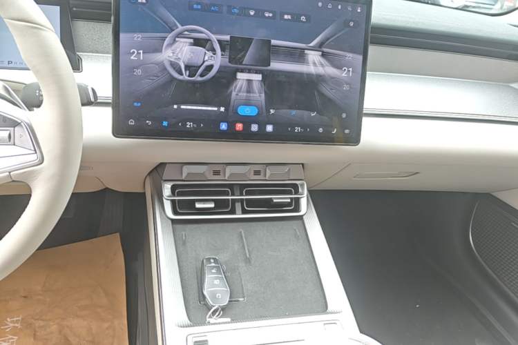 Used BYD Han L 2025 DM-i 200KM LiDAR Luxury Model Audio And AC Panel
