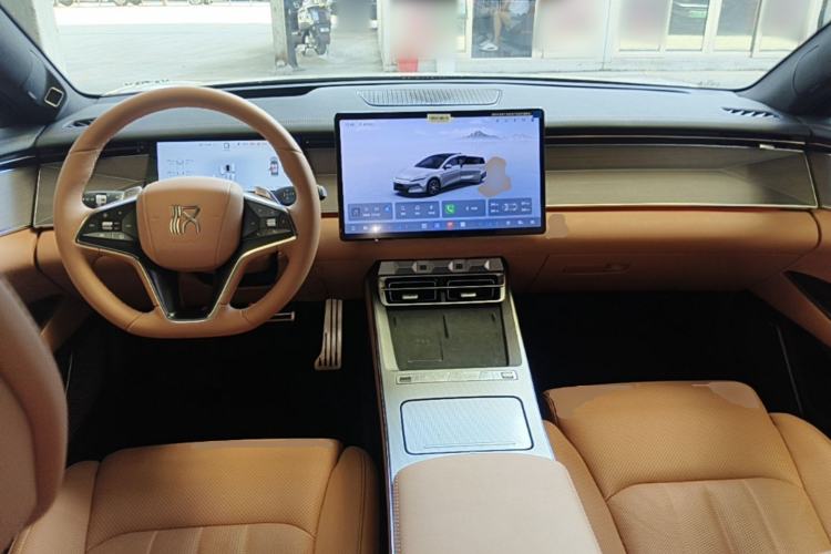 Used BYD Han L 2025 EV Four-Wheel Drive LiDAR Flagship Model Center Console