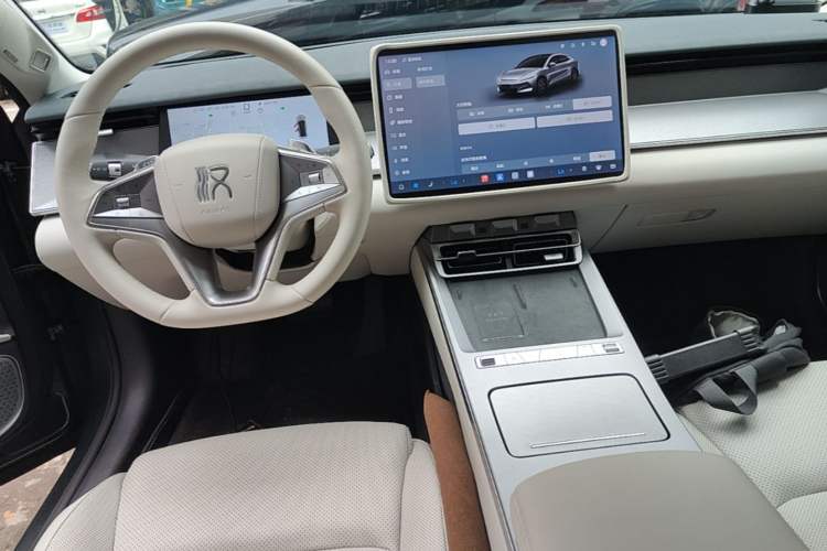 Used BYD Han L 2025 DM-i 200KM LiDAR Luxury Model Center Console