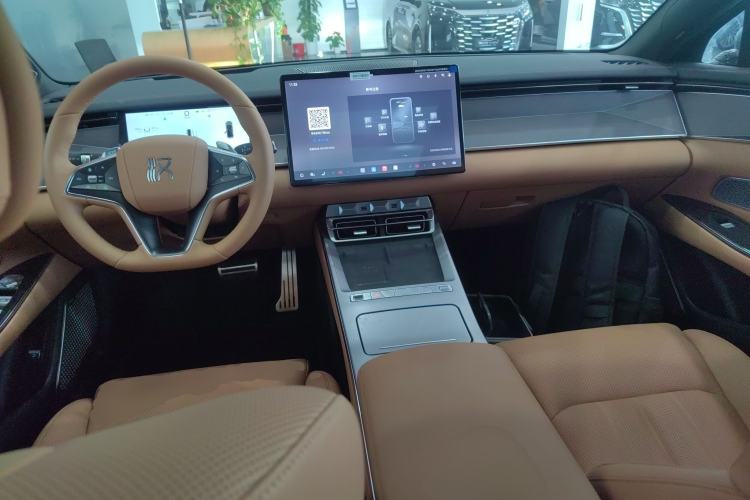 Used BYD Han L 2025 DM-p Four-Wheel-Drive LiDAR Flagship Model Center Console