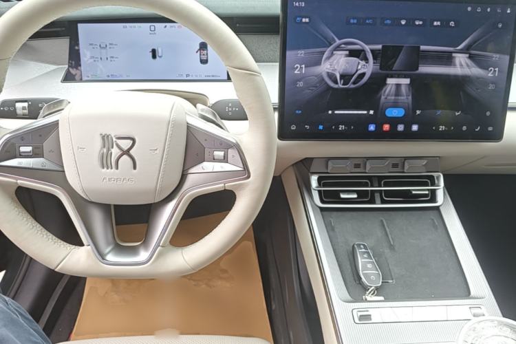 Used BYD Han L 2025 DM-i 200KM LiDAR Luxury Model Center Console