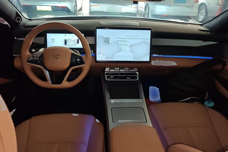 Used BYD Han L 2025 EV 701KM LiDAR Deluxe Edition Center Console