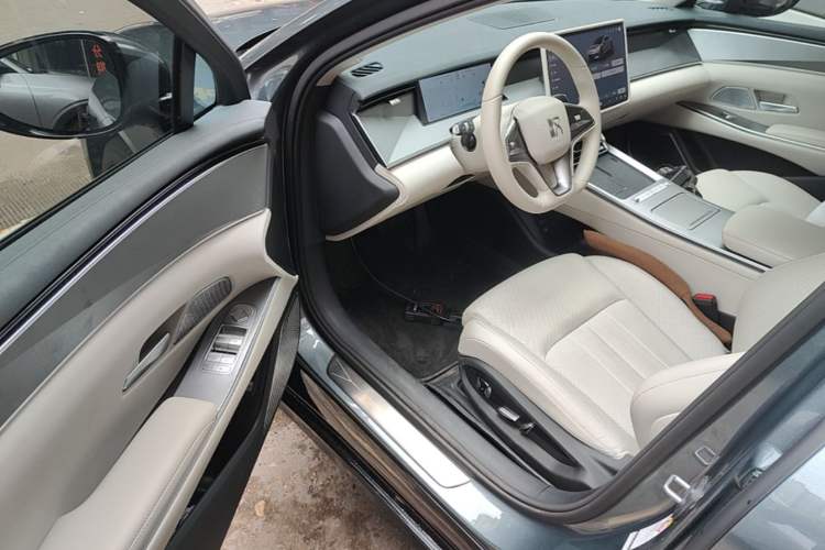 Used BYD Han L 2025 DM-i 200KM LiDAR Luxury Model Driver Seat