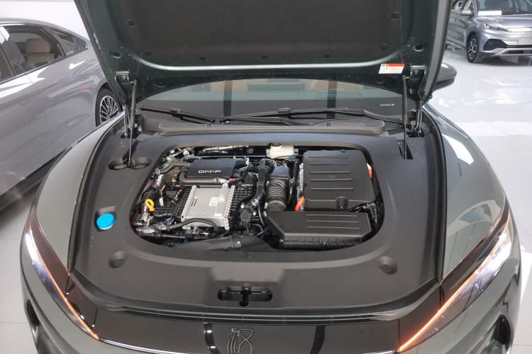 Used BYD Han L 2025 DM-p Four-Wheel-Drive LiDAR Flagship Model Engine Bay