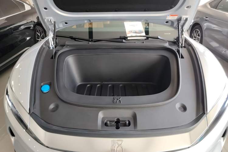 Used BYD Han L 2025 EV Four-Wheel Drive LiDAR Flagship Model Engine Bay