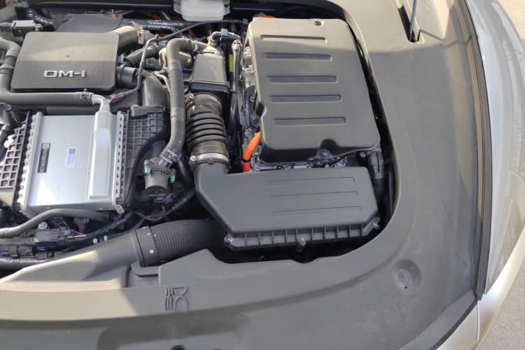 Used BYD Han L 2025 DM-i 200km LiDAR Flagship Model Engine Bay Left
