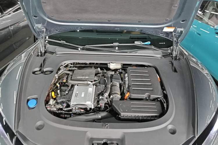 Used BYD Han L 2025 DM-p Four-Wheel-Drive LiDAR Flagship Model Engine Bay