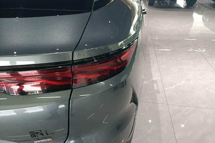 Used BYD Han L 2025 DM-p Four-Wheel-Drive LiDAR Flagship Model Exterior 3