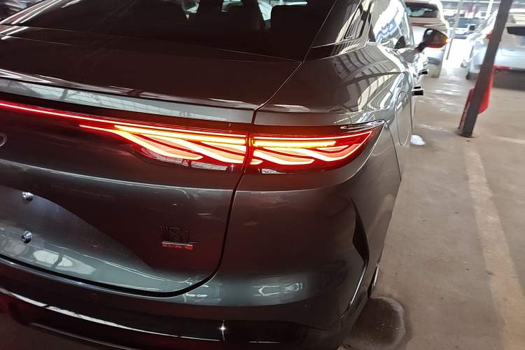 Used BYD Han L 2025 EV 701KM LiDAR Deluxe Edition Exterior 3
