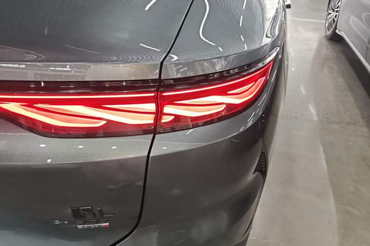 Used BYD Han L 2025 DM-p Four-Wheel-Drive LiDAR Flagship Model Exterior 3